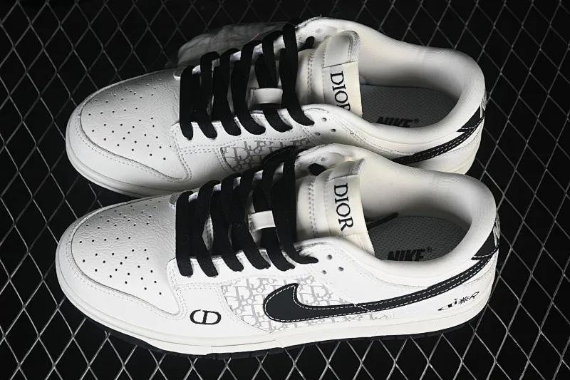 All categories Nk SB Dunk Series Nk SB Dunk Low High-end customized low-top sneakers Nike SB Dunk Low Dior co-branded white and black High-end customized low-top casual sneakers YF9511-924